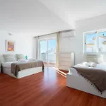 Luxe Penthouse, Bbq, Jacuzzi, Games, Ocean View, Oura 2-Min Walk - By Seareen Apartamento *