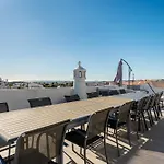 Luxe Penthouse, Bbq, Jacuzzi, Games, Ocean View, Oura 2-min Walk - By Seareen 阿尔布费拉