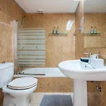 Apartamento Luxe Penthouse, Bbq, Jacuzzi, Games, Ocean View, Oura 2-Min Walk - By Seareen Albufeira