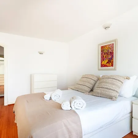 Luxe Penthouse, Bbq, Jacuzzi, Games, Ocean View, Oura 2-min Walk - By Seareen 阿尔布费拉