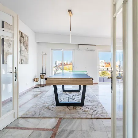 Luxe Penthouse, Bbq, Jacuzzi, Games, Ocean View, Oura 2-min Walk - By Seareen Apartman *