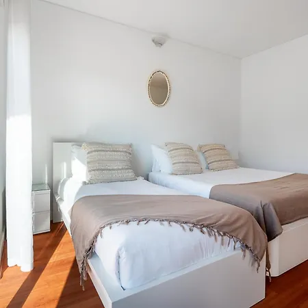 Luxe Penthouse, Bbq, Jacuzzi, Games, Ocean View, Oura 2-min Walk - By Seareen Apartman Albufeira