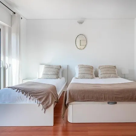 Luxe Penthouse, Bbq, Jacuzzi, Games, Ocean View, Oura 2-min Walk - By Seareen Apartman Albufeira