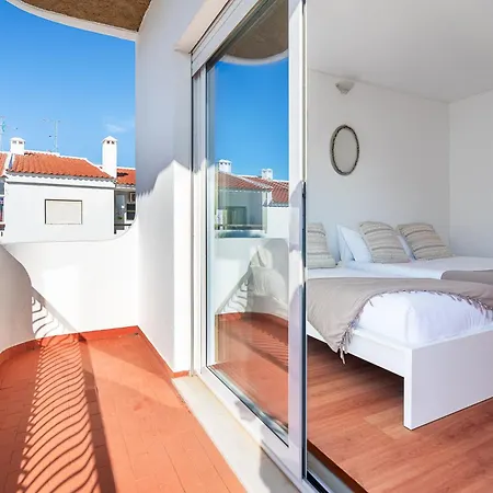 Luxe Penthouse, Bbq, Jacuzzi, Games, Ocean View, Oura 2-min Walk - By Seareen Apartman *