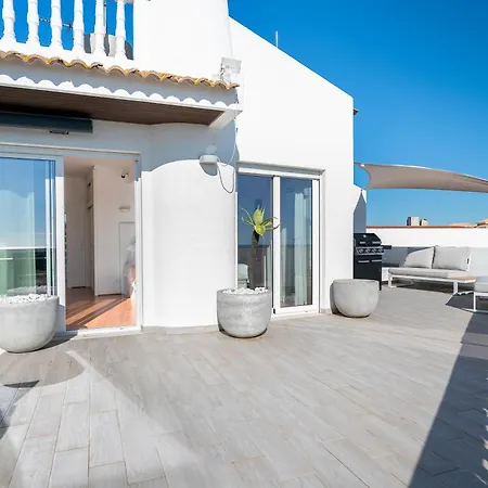Luxe Penthouse, Bbq, Jacuzzi, Games, Ocean View, Oura 2-min Walk - By Seareen *