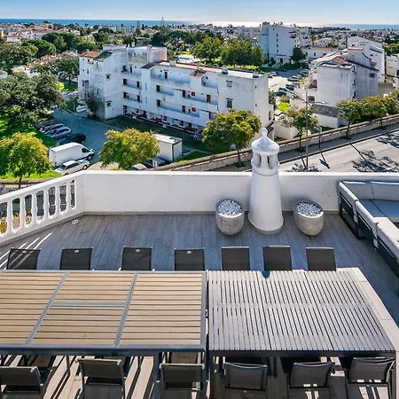Luxe Penthouse, Bbq, Jacuzzi, Games, Ocean View, Oura 2-min Walk - By Seareen * Αλμπουφέιρα