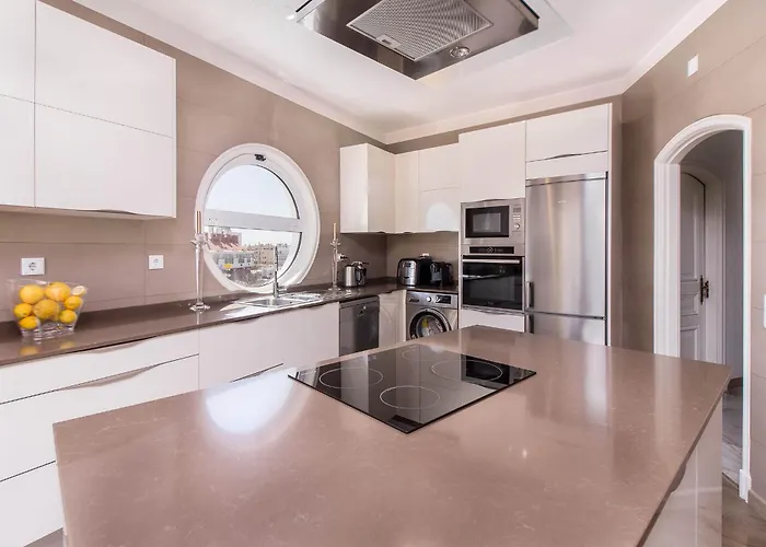 דירה Luxe Penthouse, Bbq, Hot Spa, Games, Ocean View - By Seareen אלבופיירה