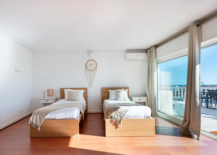 Luxe Penthouse, Bbq, Hot Spa, Games, Ocean View - By Seareen דירה אלבופיירה